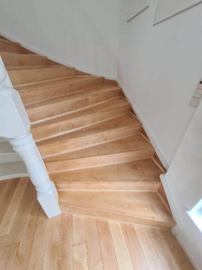 Treppe Ahorn saniert